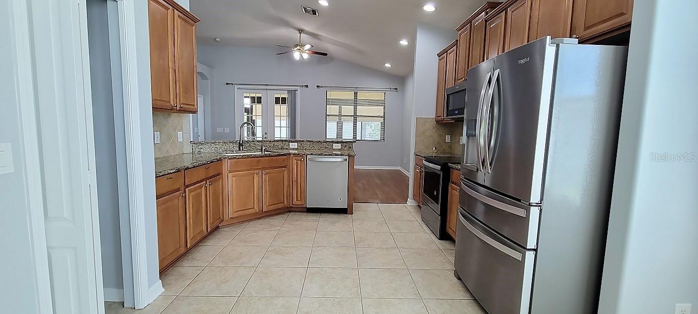 OAK CREEK - Residential Lease