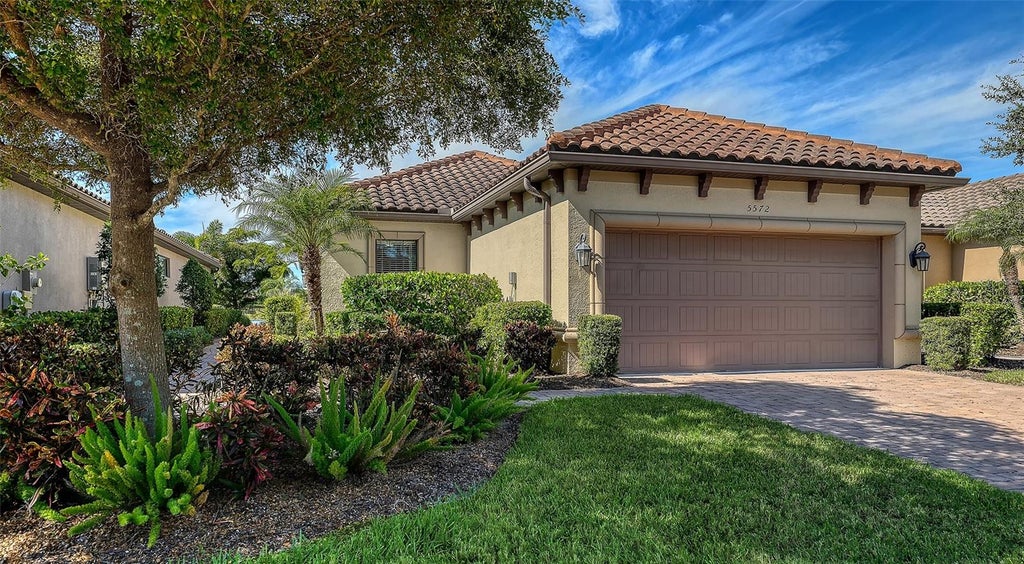Photo of 5572 Sentiero Drive, Nokomis, FL 34275 (MLS # A4710700)