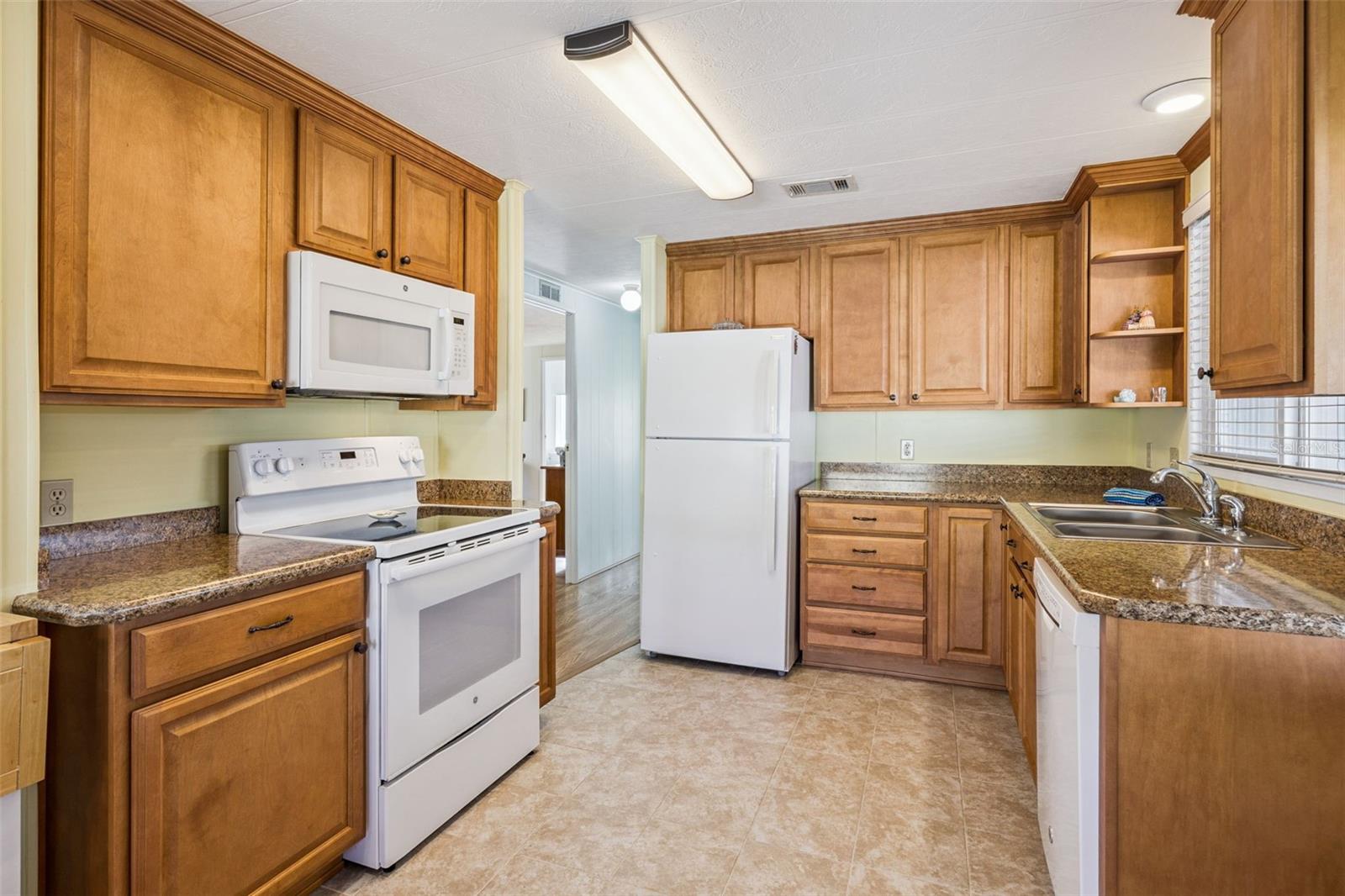 EUSTIS COUNTRY CLUB MANOR MHP UNIT 02A - Residential