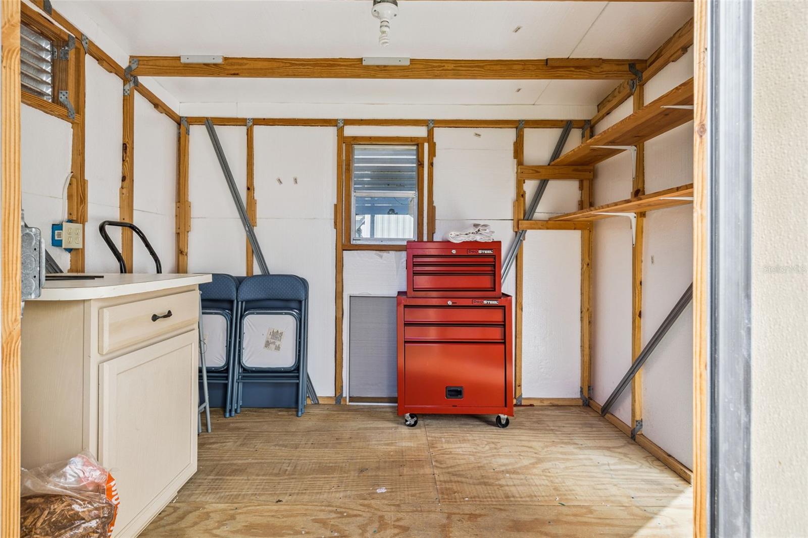 EUSTIS COUNTRY CLUB MANOR MHP UNIT 02A - Residential