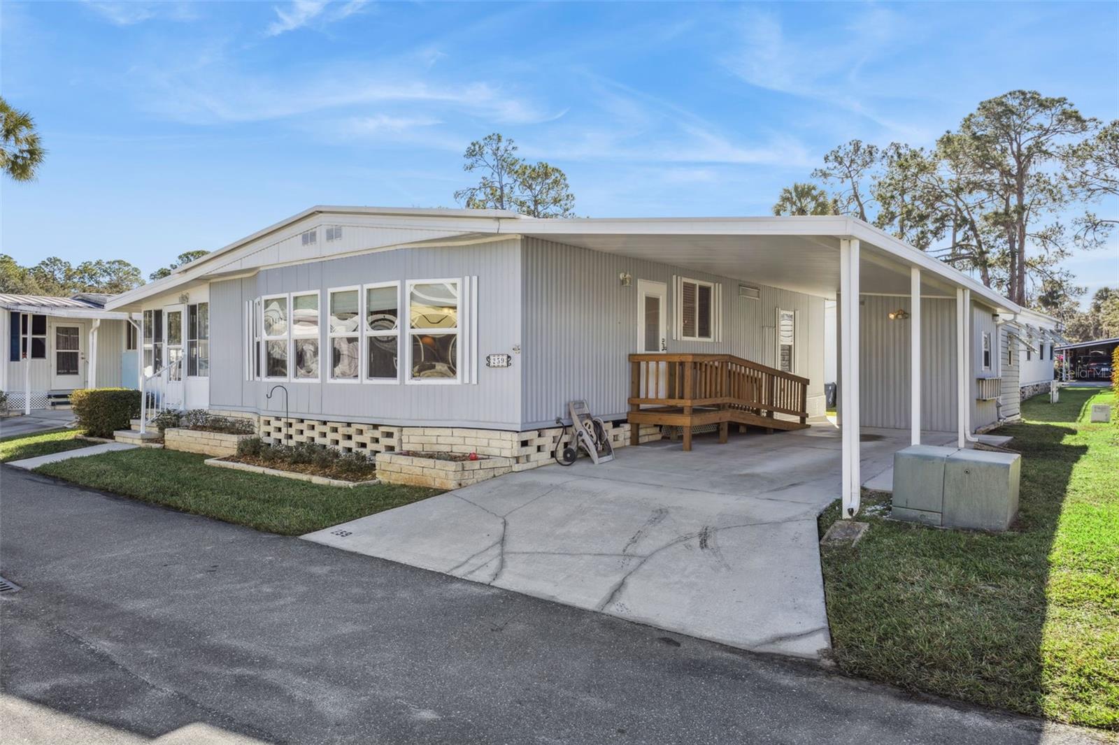 EUSTIS COUNTRY CLUB MANOR MHP UNIT 02A - Residential