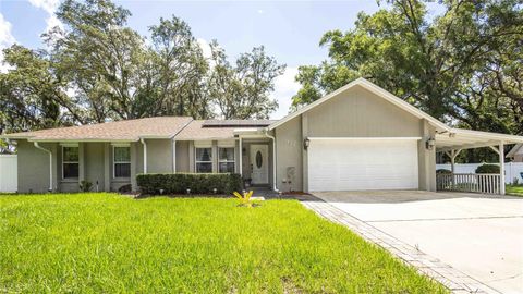 Photo of 5177 Chesapeake Avenue, Orlando, FL 32808 (MLS # O6316991) Photo of 5177 Chesapeake Avenue, Orlando, FL 32808 (MLS # O6316991)