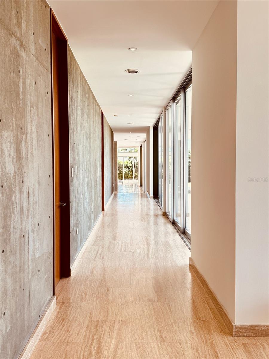 HILLTOP RESIDENCE - Residential