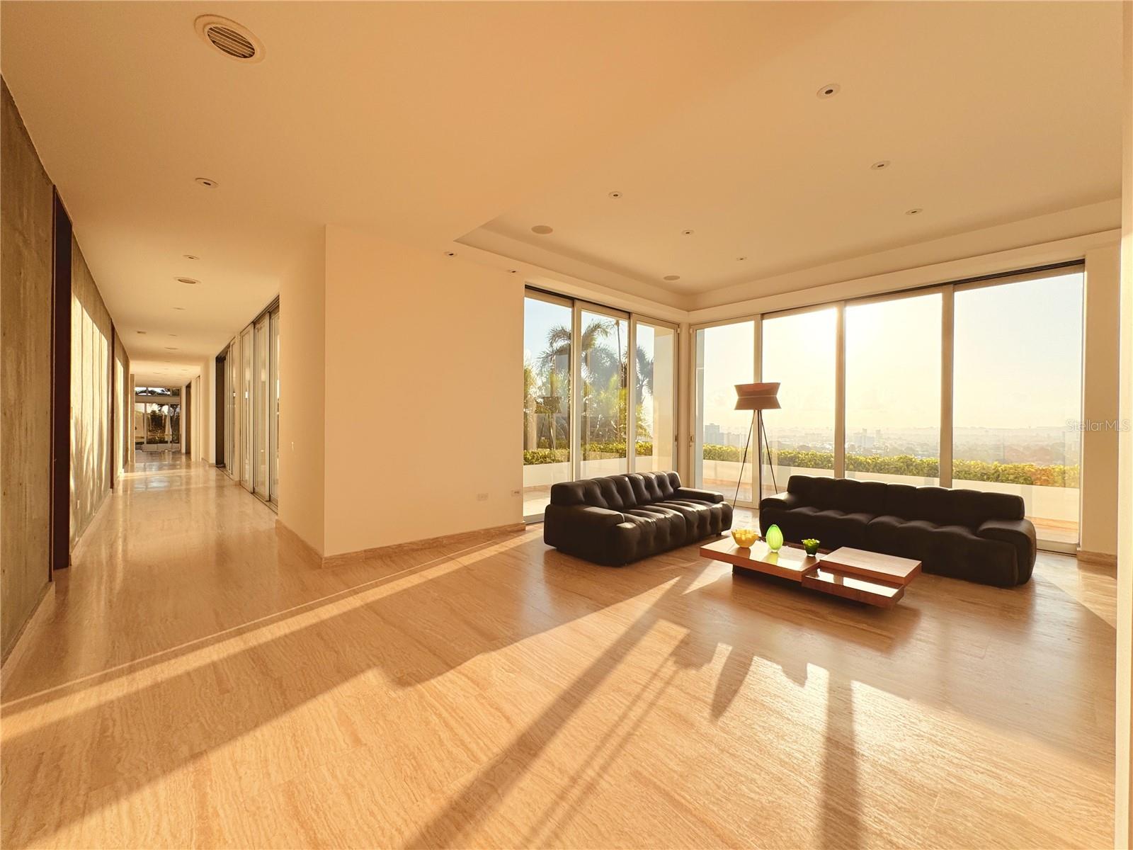 HILLTOP RESIDENCE - Residential