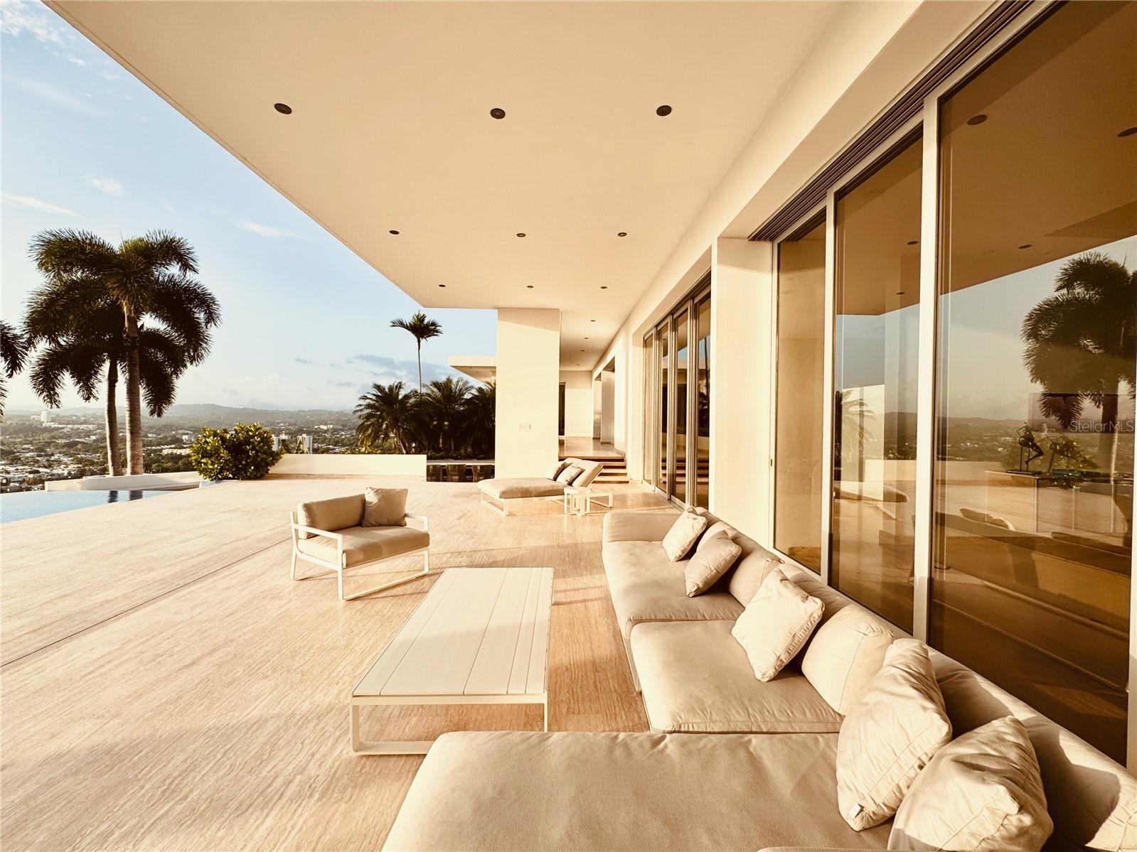 HILLTOP RESIDENCE - Residential