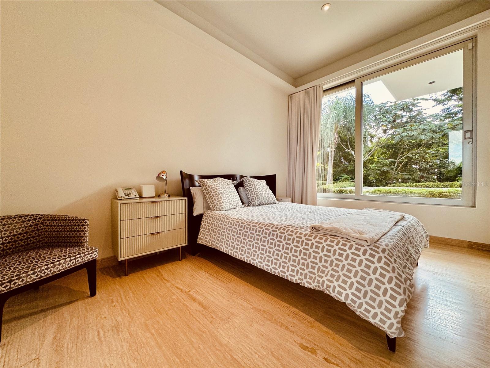 HILLTOP RESIDENCE - Residential