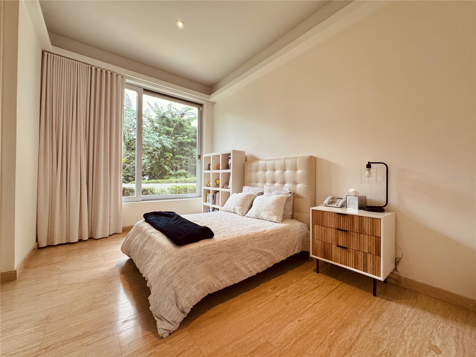 HILLTOP RESIDENCE - Residential