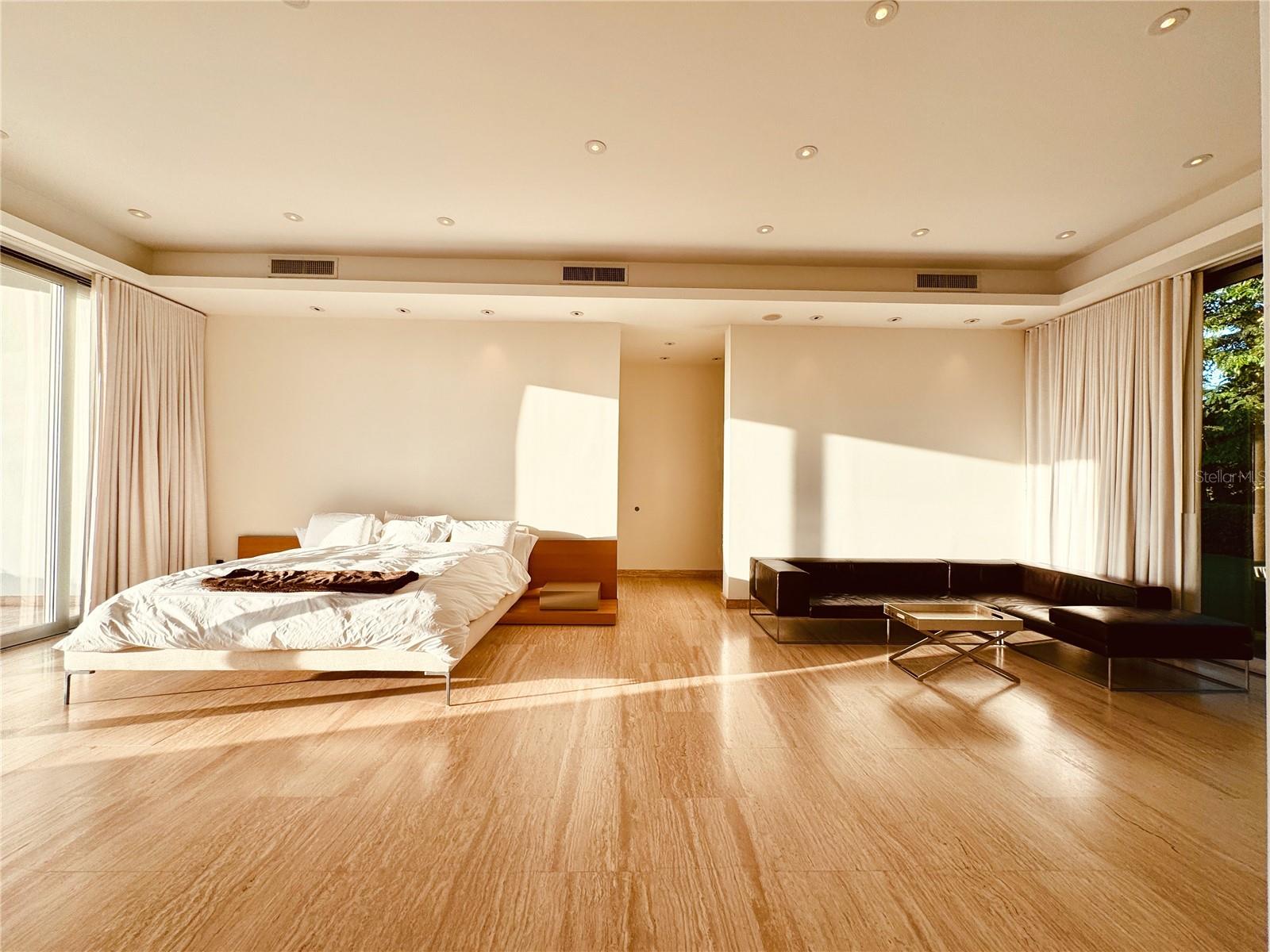 HILLTOP RESIDENCE - Residential