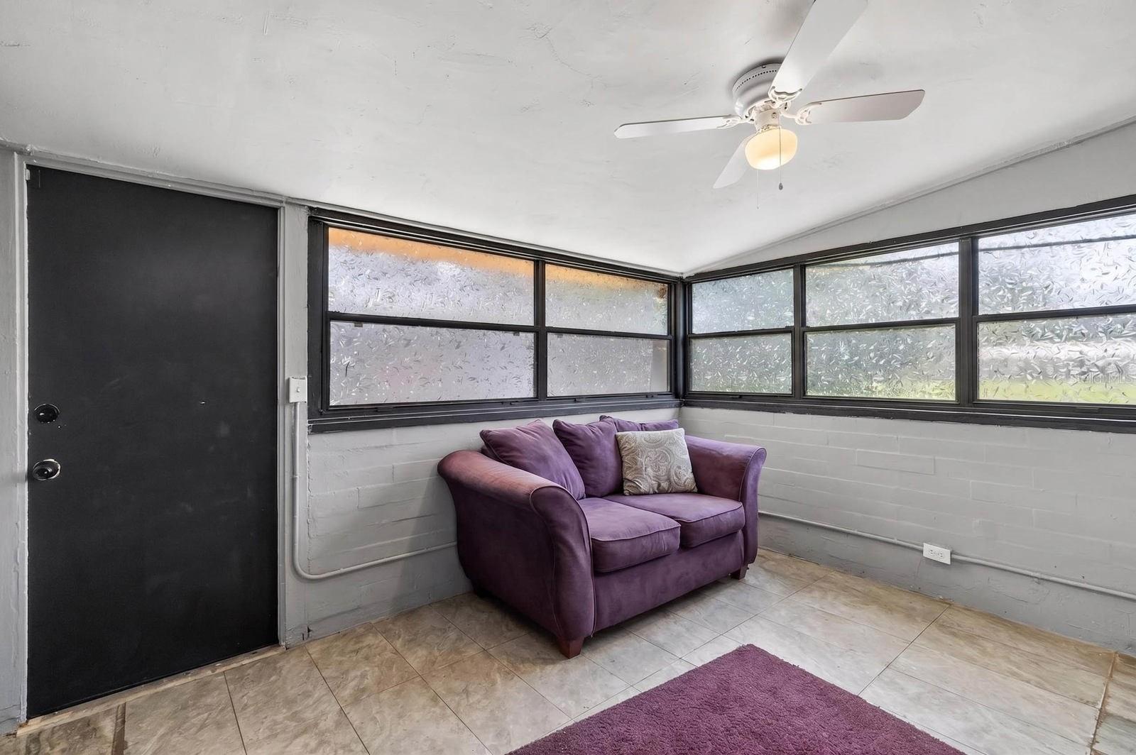 SUNNYLAND PARK 02 BLK 17 KINGSTON - Residential