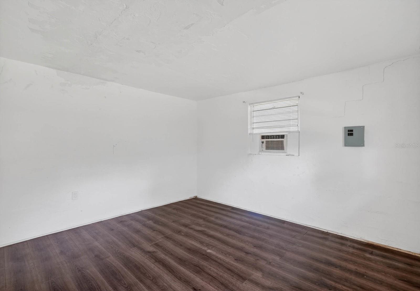 SUNNYLAND PARK 02 BLK 17 KINGSTON - Residential