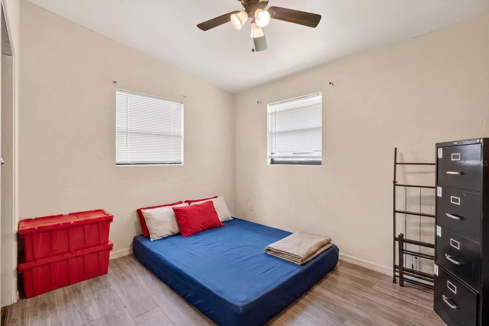 SUNNYLAND PARK 02 BLK 17 KINGSTON - Residential