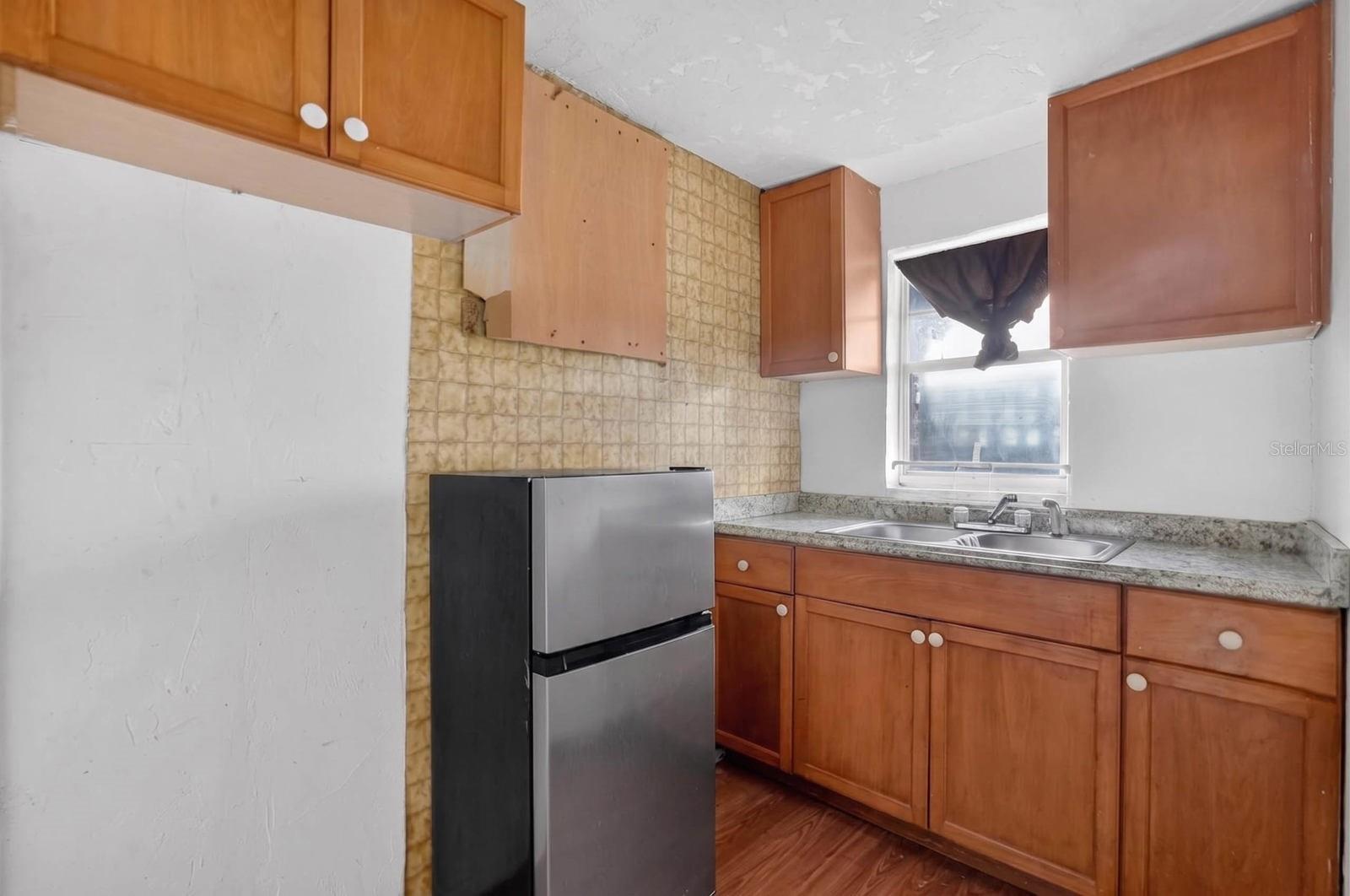 SUNNYLAND PARK 02 BLK 17 KINGSTON - Residential