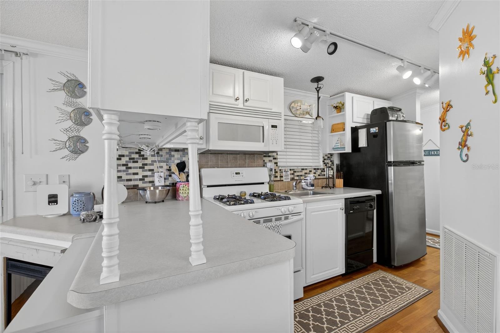 FISHEATING BAY CONDO - Residential