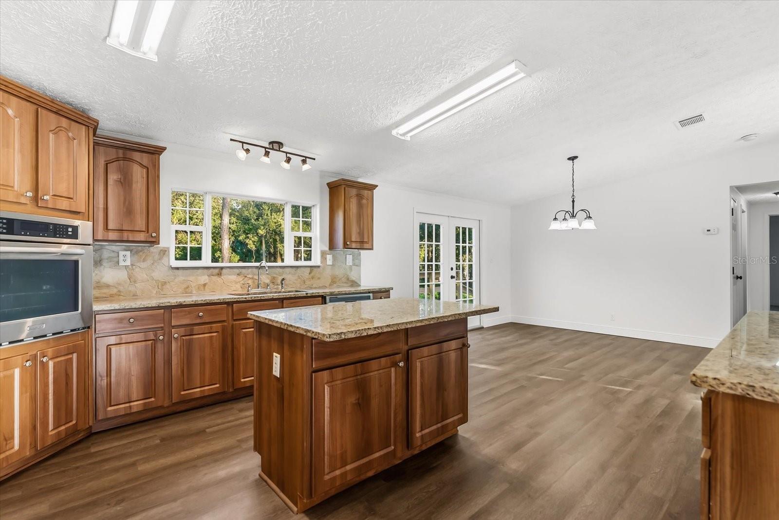 MULLET LAKE RETREAT 5 ACRE DEV - Residential