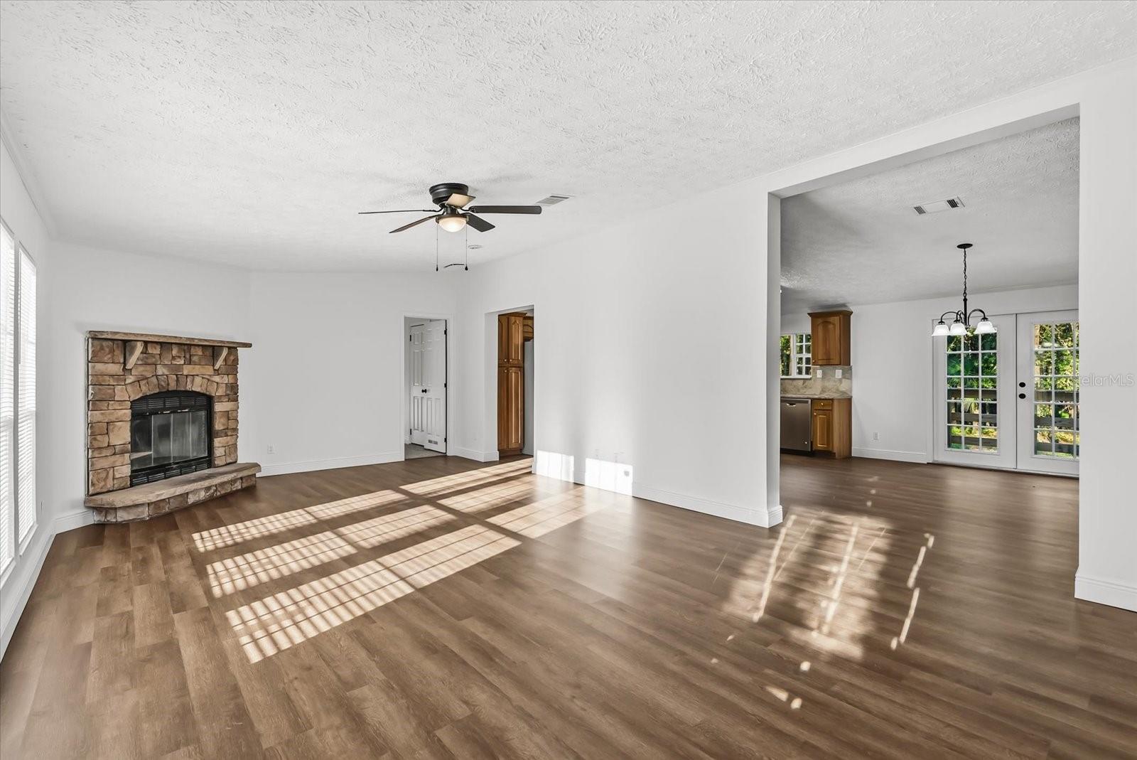 MULLET LAKE RETREAT 5 ACRE DEV - Residential