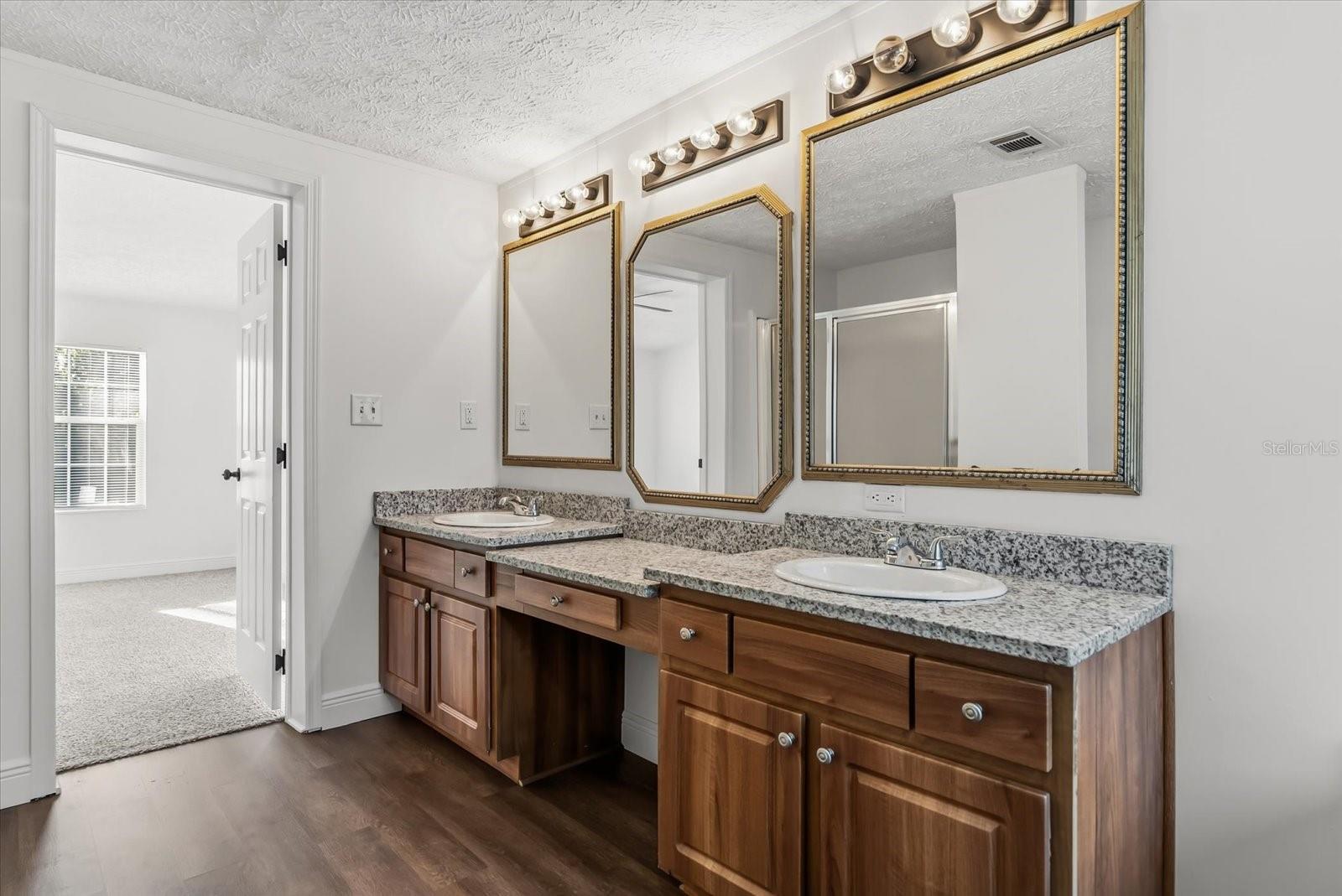 MULLET LAKE RETREAT 5 ACRE DEV - Residential