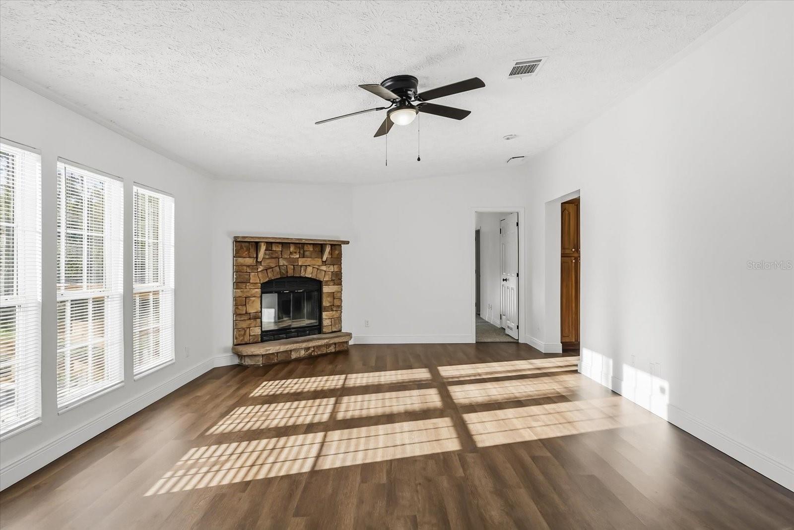 MULLET LAKE RETREAT 5 ACRE DEV - Residential