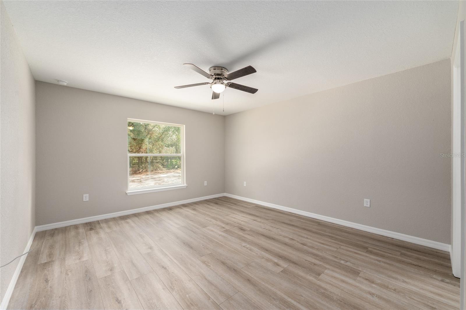 SILVER SPRINGS SHORES - Residential