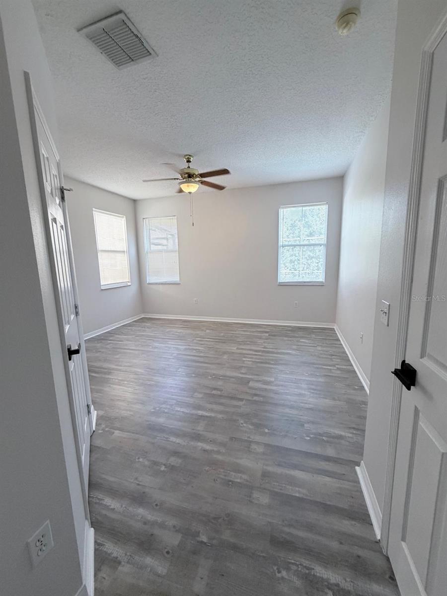 WINDWOOD BAY PH 01 - Residential Lease