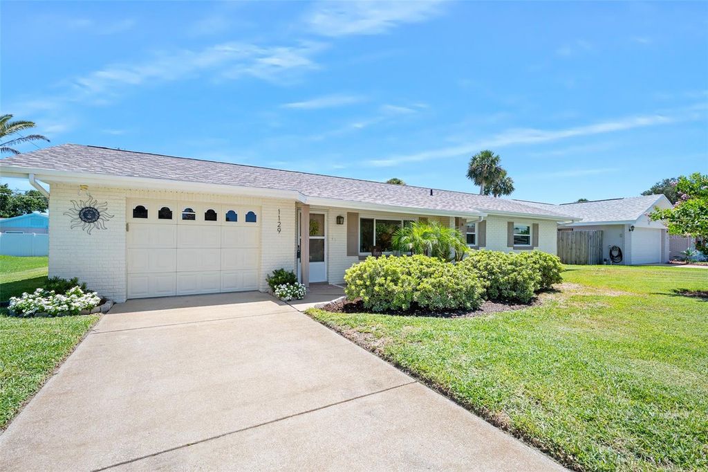 Photo of 1129 Sunland Road, Daytona Beach, FL 32114 (MLS # FC311804)