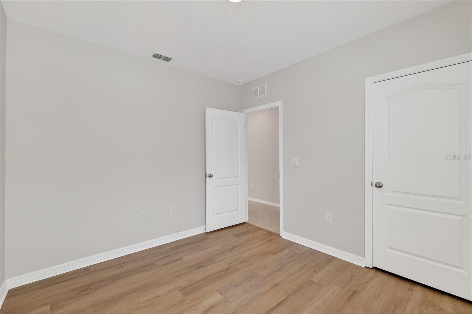 SQUIRES GROVE - Residential