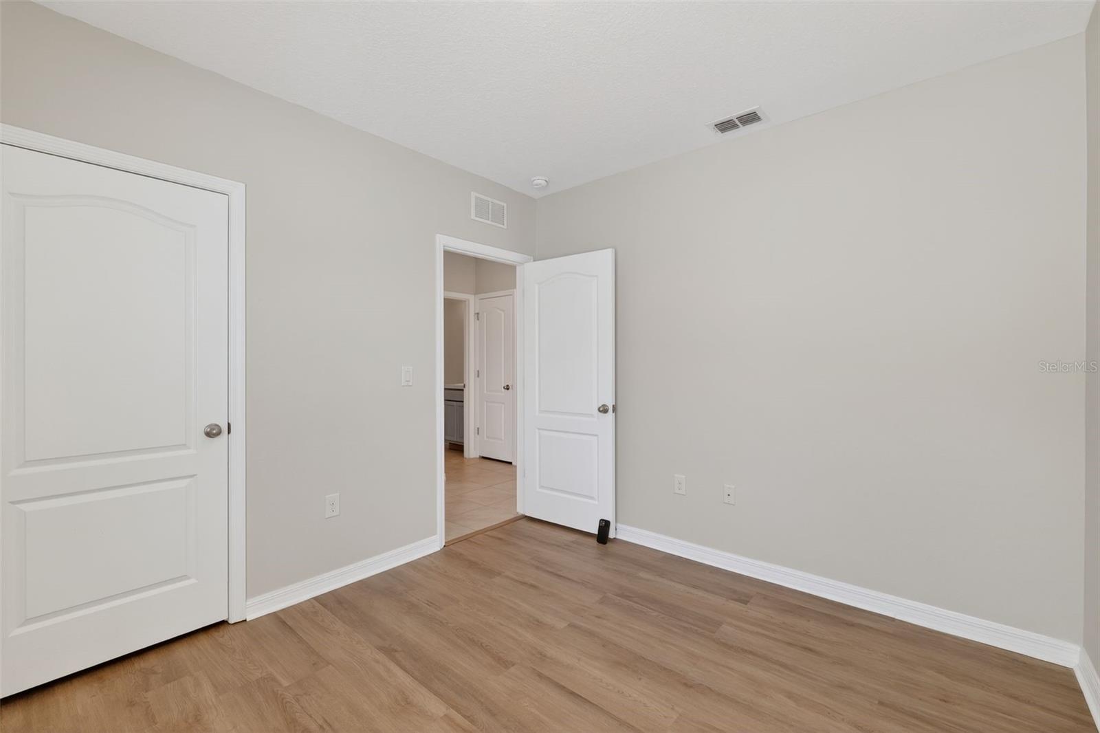 SQUIRES GROVE - Residential