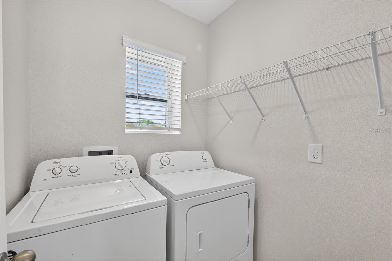 SQUIRES GROVE - Residential