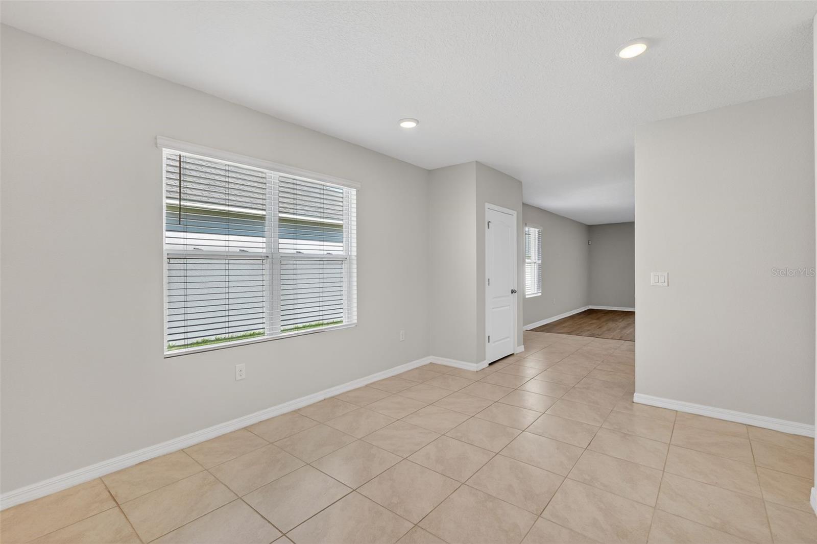 SQUIRES GROVE - Residential