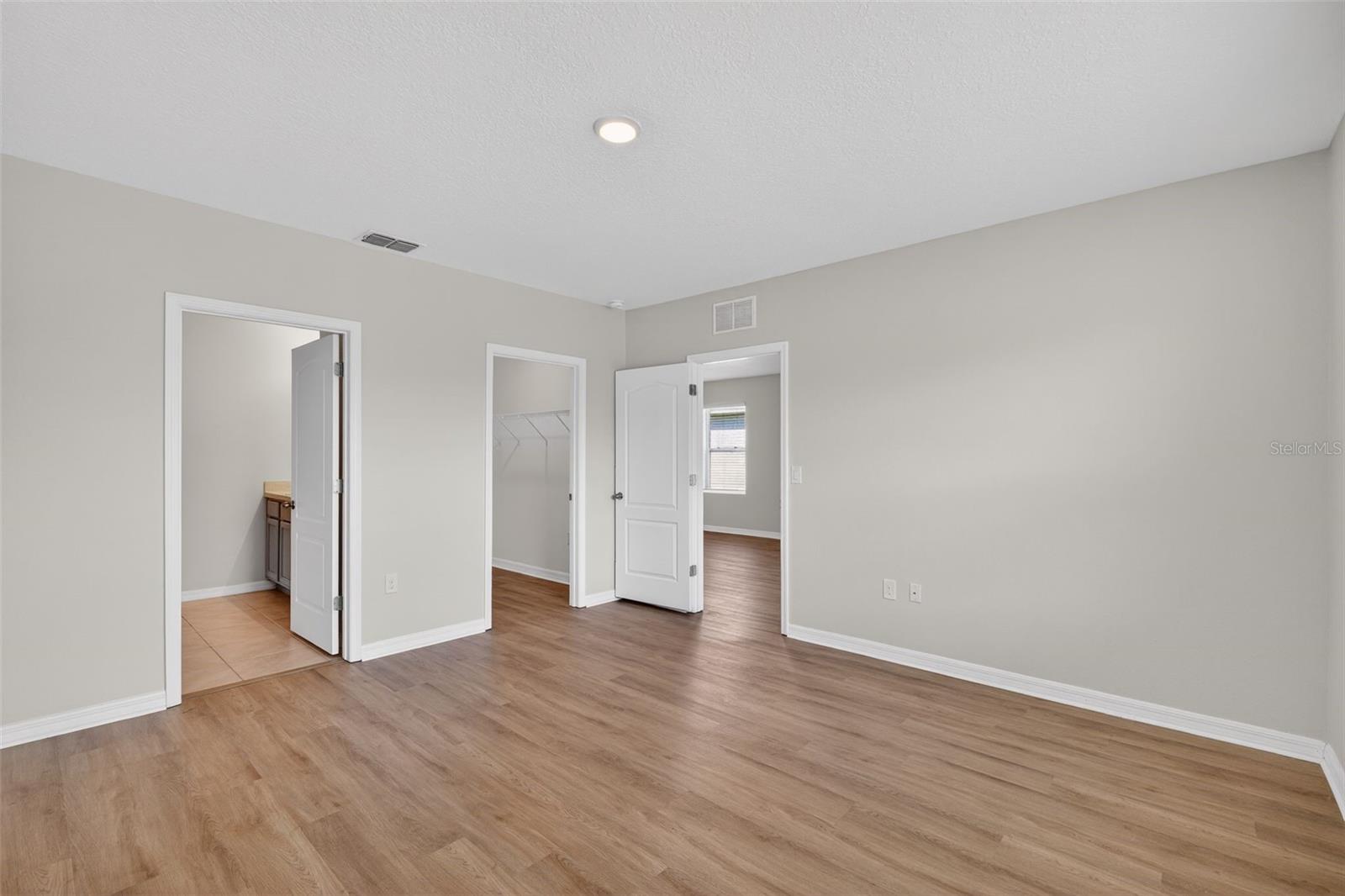 SQUIRES GROVE - Residential