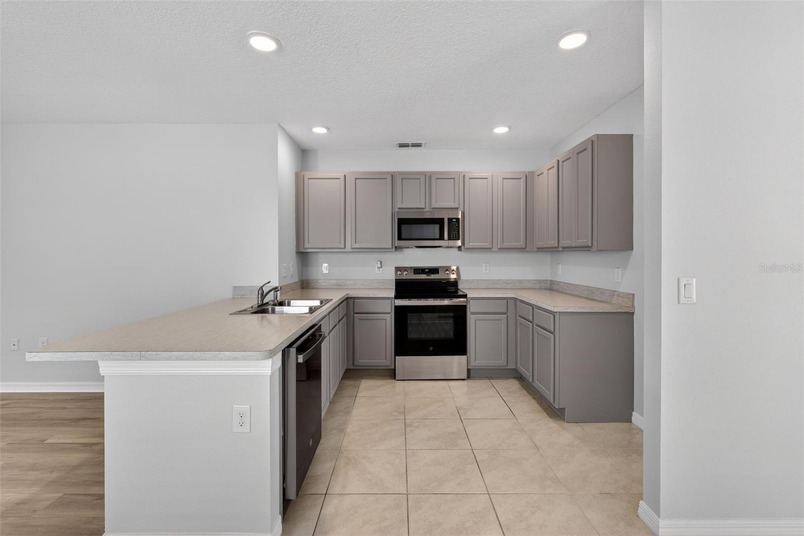 SQUIRES GROVE - Residential