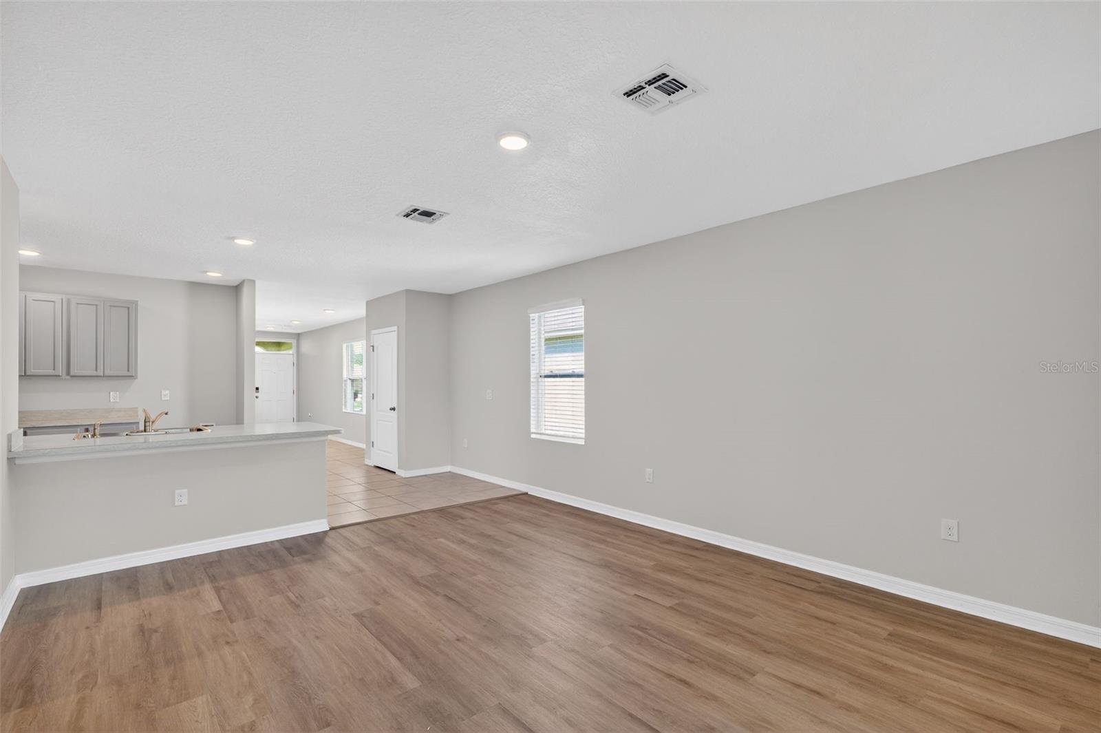 SQUIRES GROVE - Residential