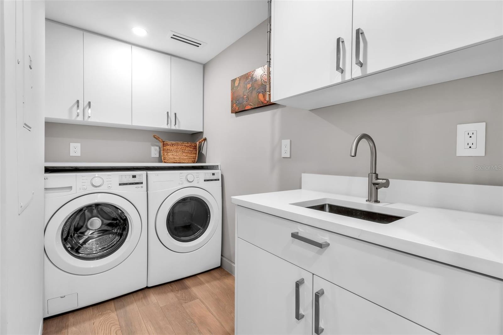 GULF & BAY CLUB PH 6 - Residential