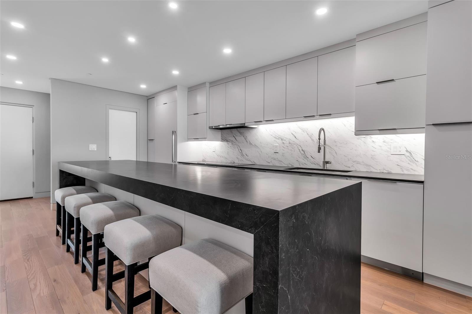 GULF & BAY CLUB PH 6 - Residential