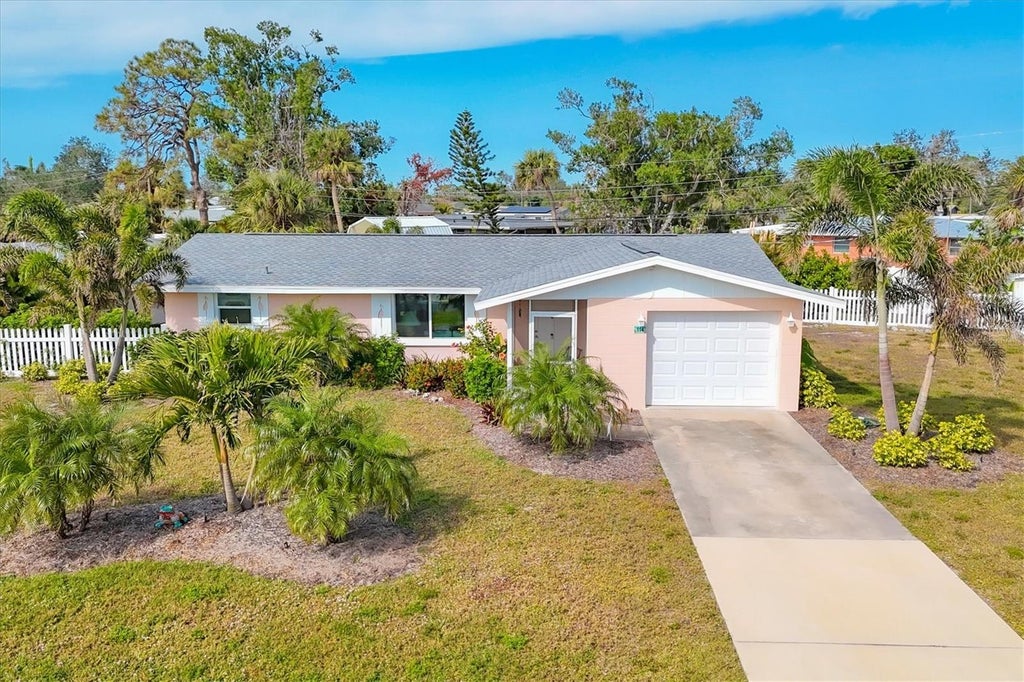 Photo of 114 Lee Circle, Englewood, FL 34223 (MLS # D6148666)