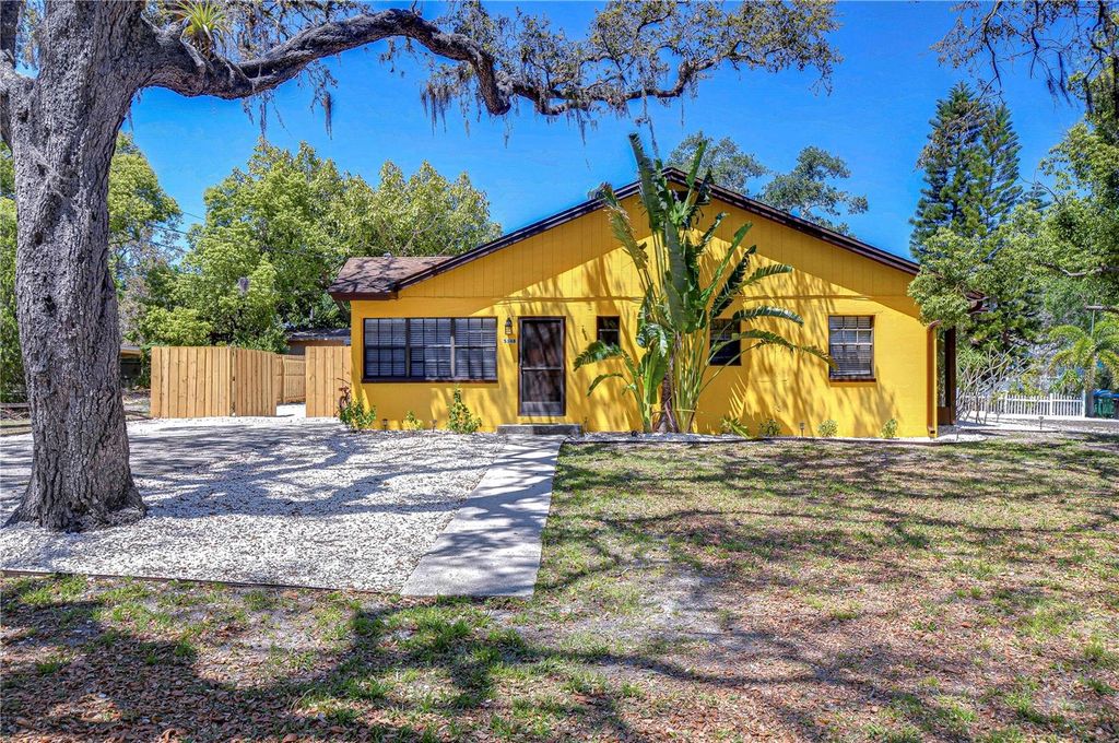 Photo of 6 Bayou Lane, Palm Harbor, FL 34683 (MLS # TB8480251)