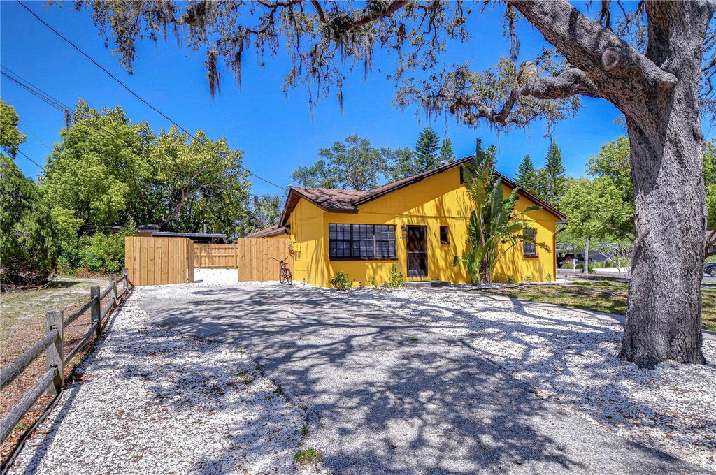 Photo of 6 Bayou Lane, Palm Harbor, FL 34683 (MLS # TB8480251)