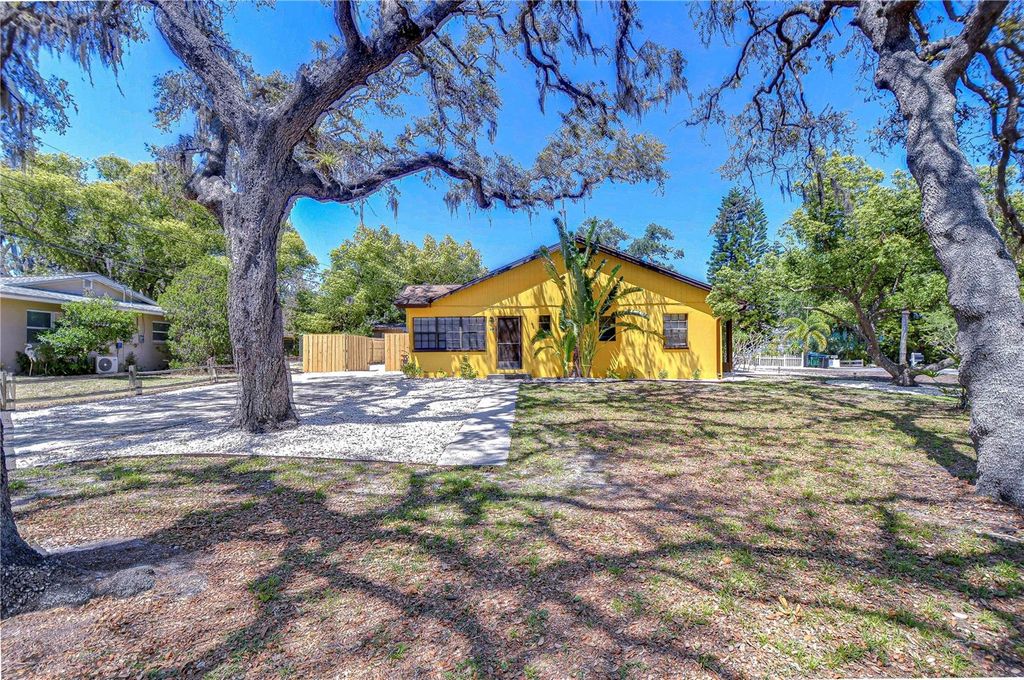 Photo of 6 Bayou Lane, Palm Harbor, FL 34683 (MLS # TB8480251)