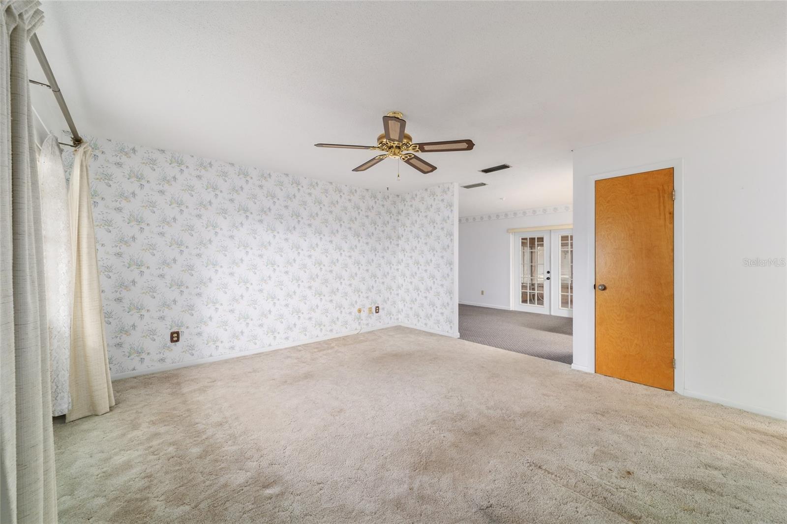 SUNSET HARBOR - Residential