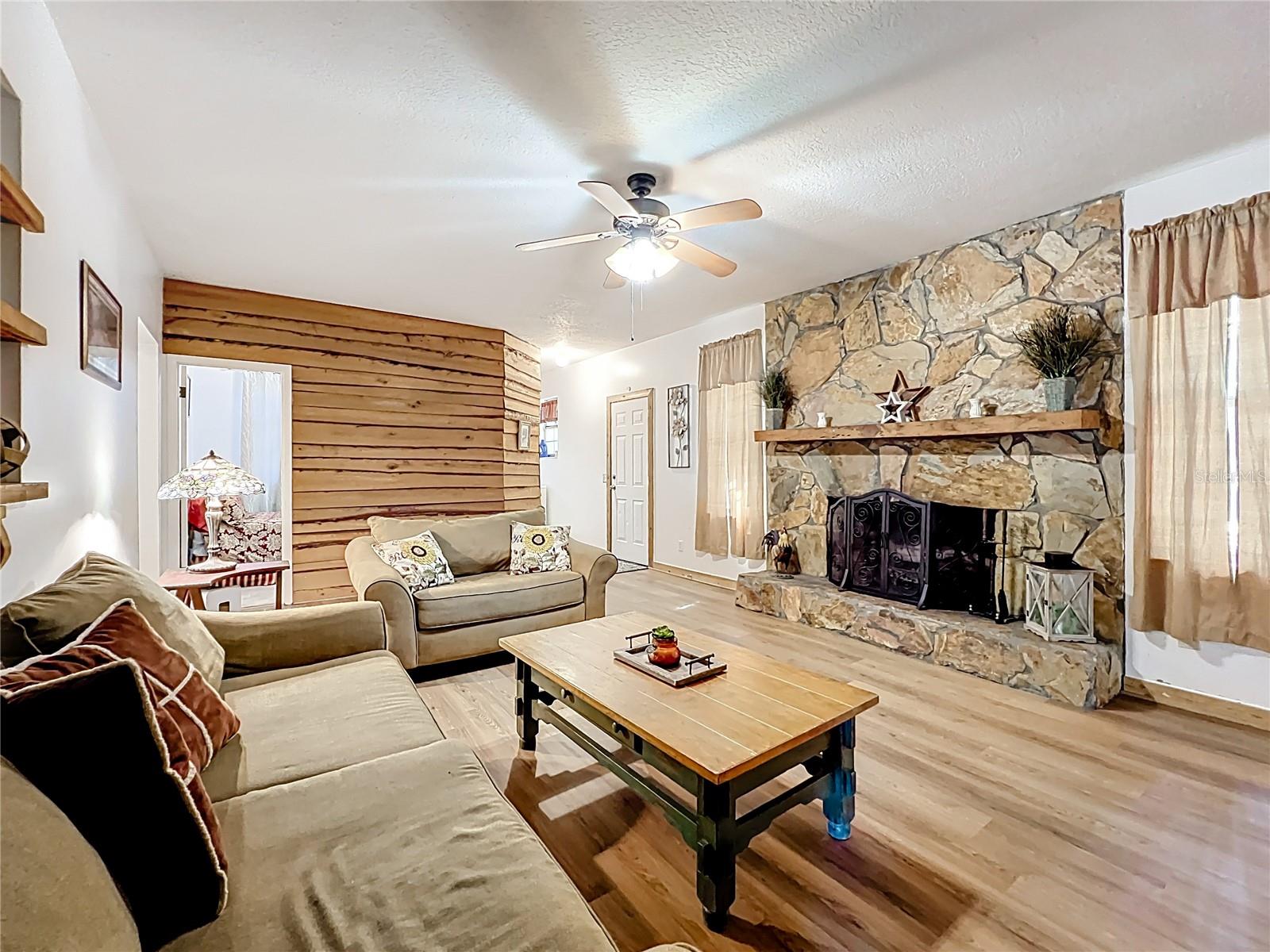 CHRISTMAS PARK FIRST ADD - Residential