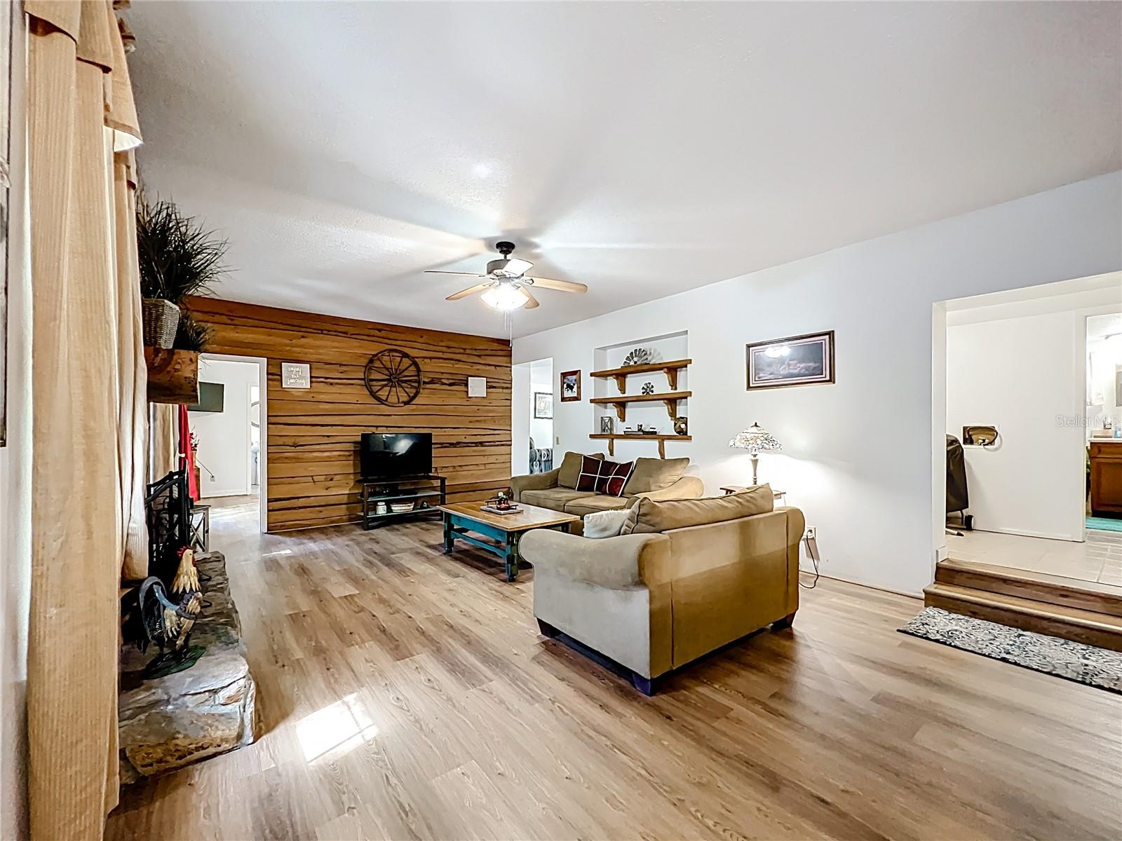 CHRISTMAS PARK FIRST ADD - Residential