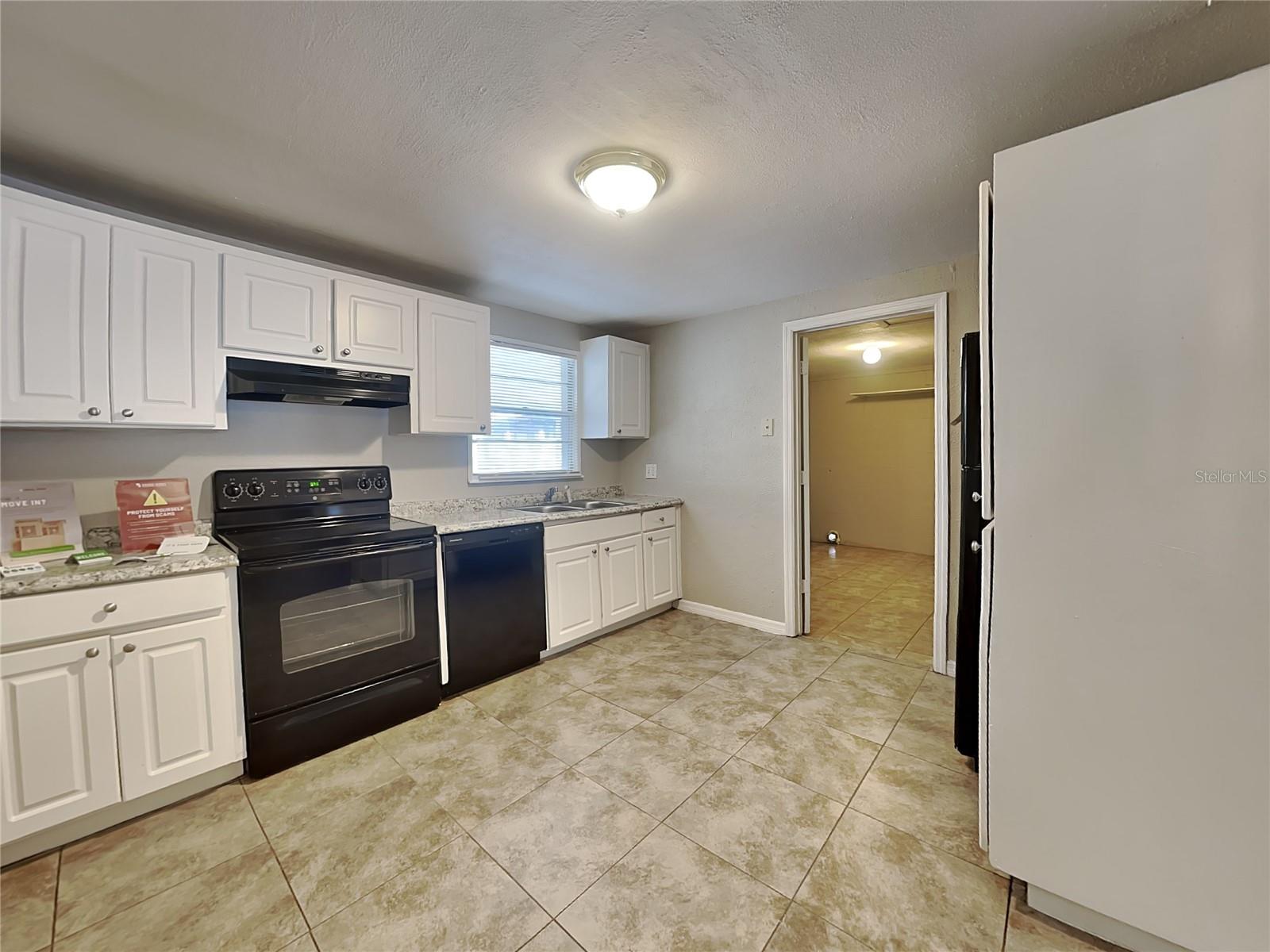 BUFFALO ESTATES UNIT 1 - Residential Lease