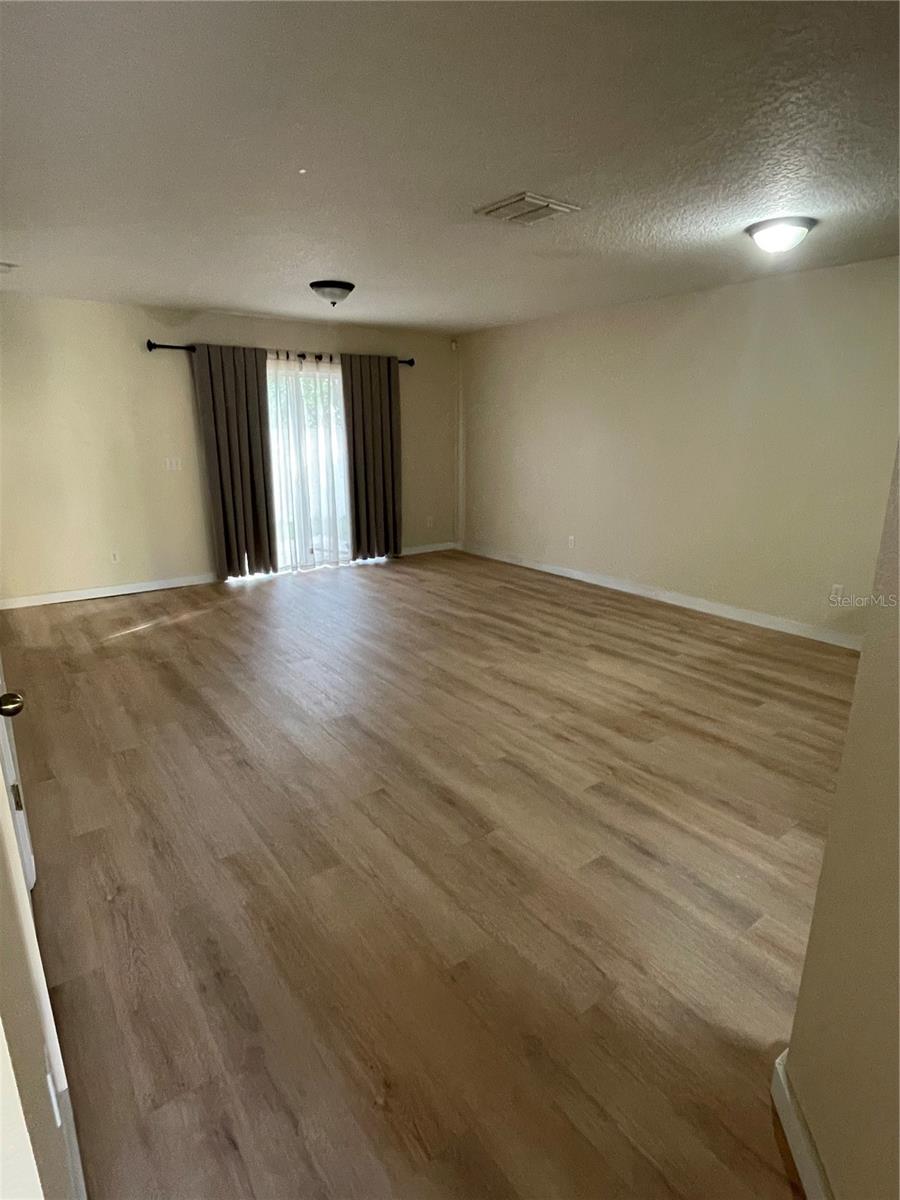 717 CRESTING OAK CIRCLE 115