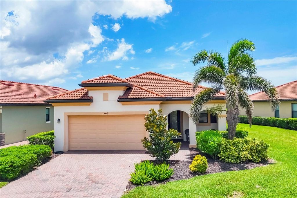 Photo of 10061 Cozy Grove Drive, Venice, FL 34293 (MLS # N6139369)