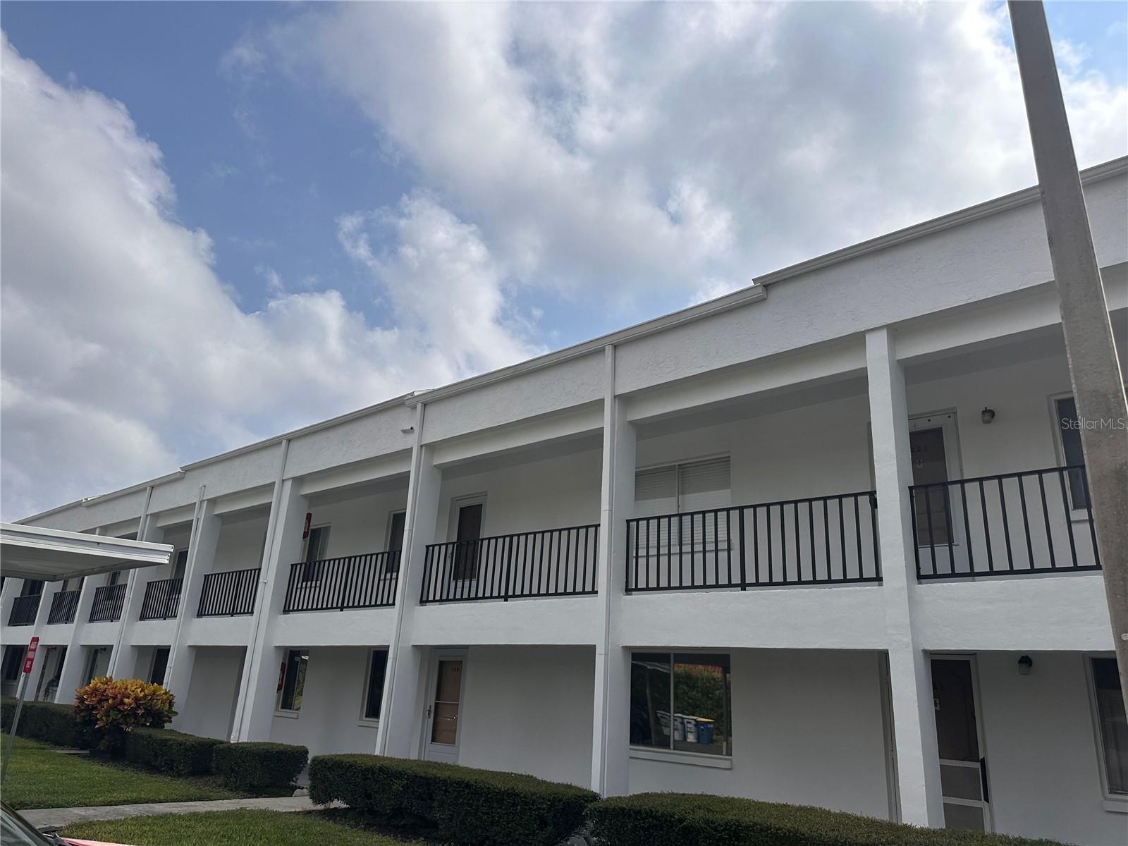 AVAILABLE NOW! 55+ Community at Marilyn Pines in Clearwater: 1 Bed/1 Bath, Ground Floor Condo - Fantastic 1/1 ground floor unit in the 55+ Community of Marilyn Pines 2. Open floor plan with tile and carpet flooring. Neutral paint and ceiling fan for your comfort. Laundry facility located on property. 1 small dog or cat may be allowed with Owner and COA approvals. One assigned parking space. Patio with sitting area is close to the Community pool, shuffleboard and club house.
EQUAL HOUSING OPPORTUNITY