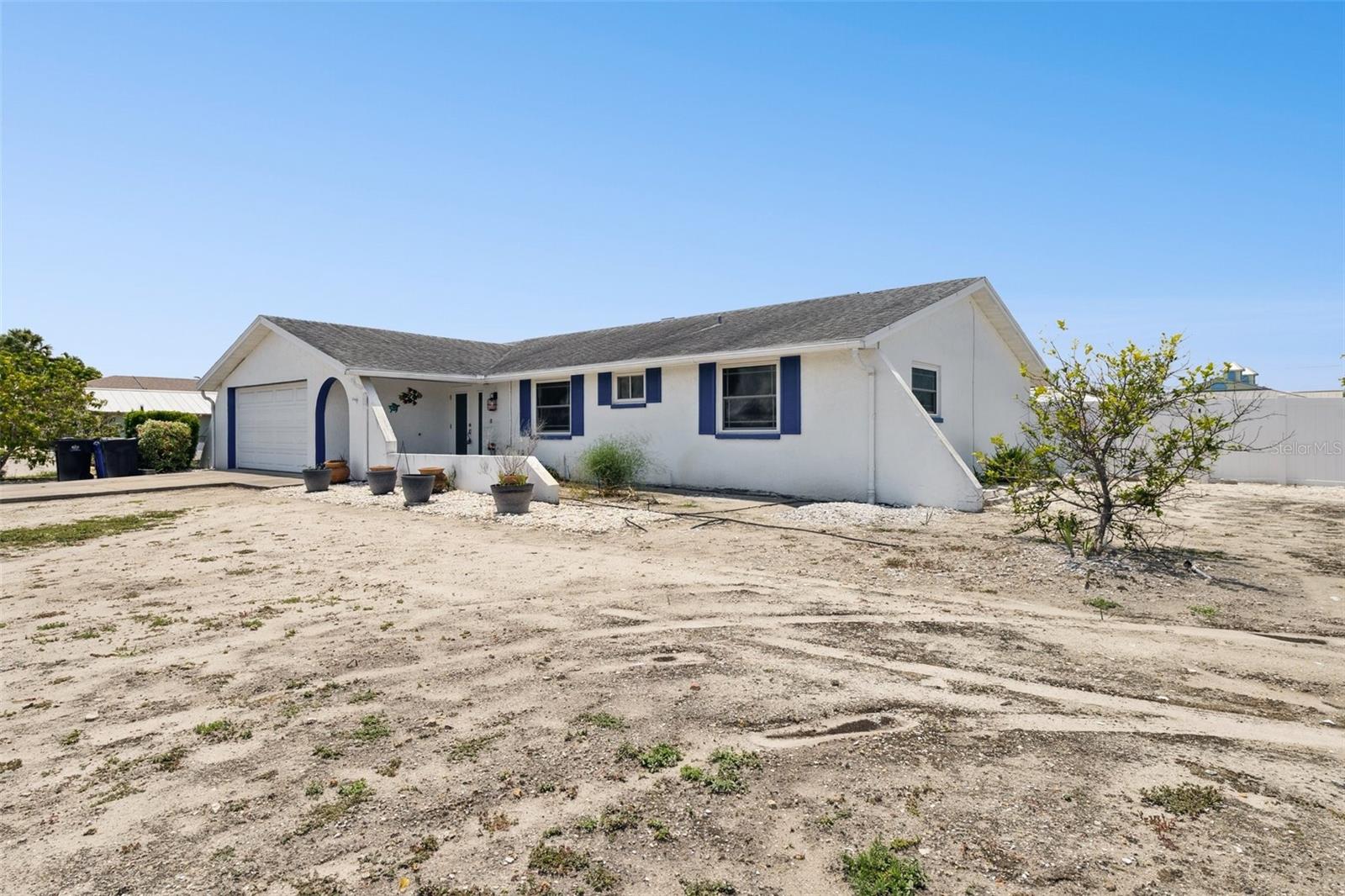 928 SPINDLE PALM WAY