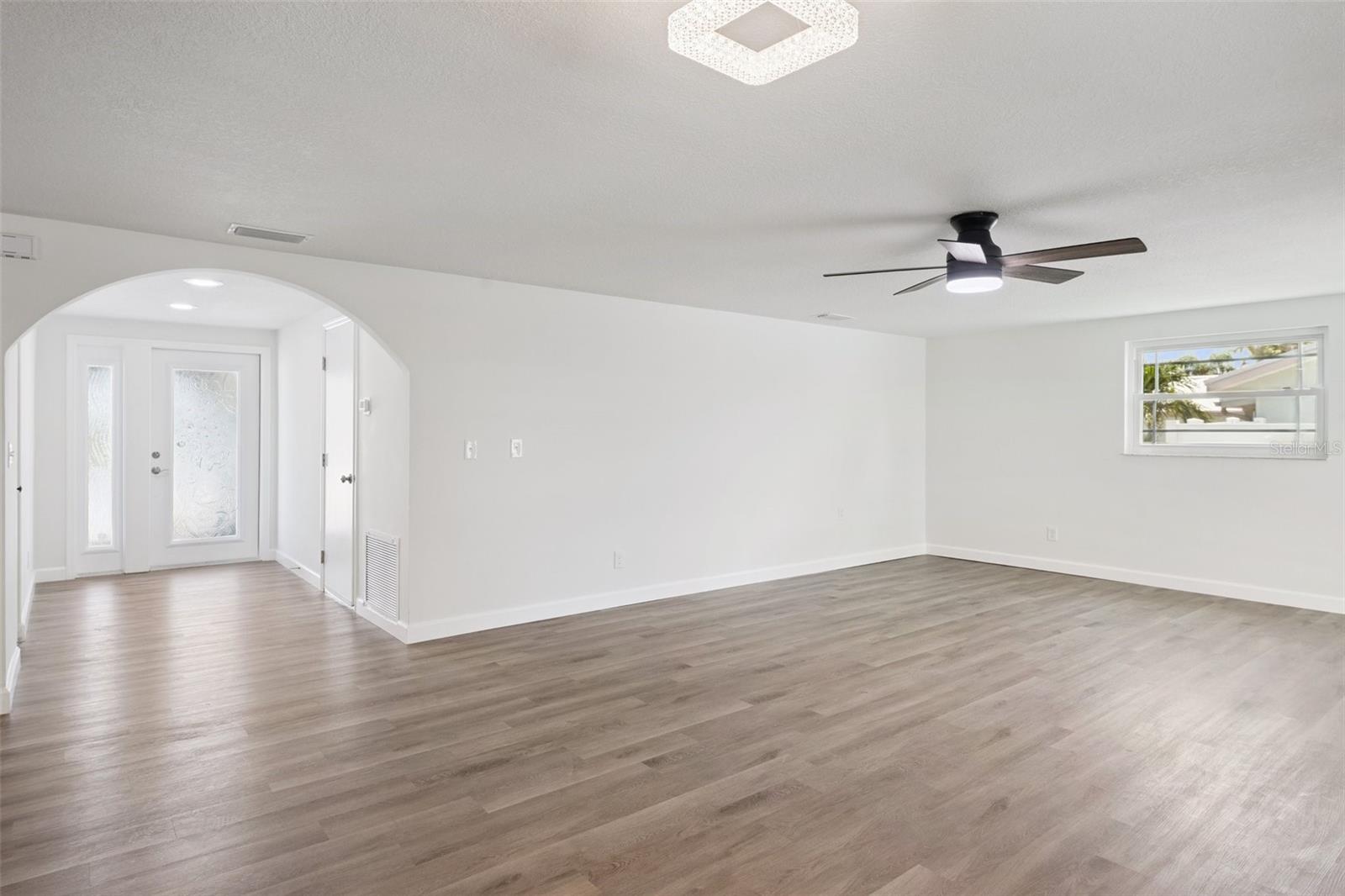 928 SPINDLE PALM WAY