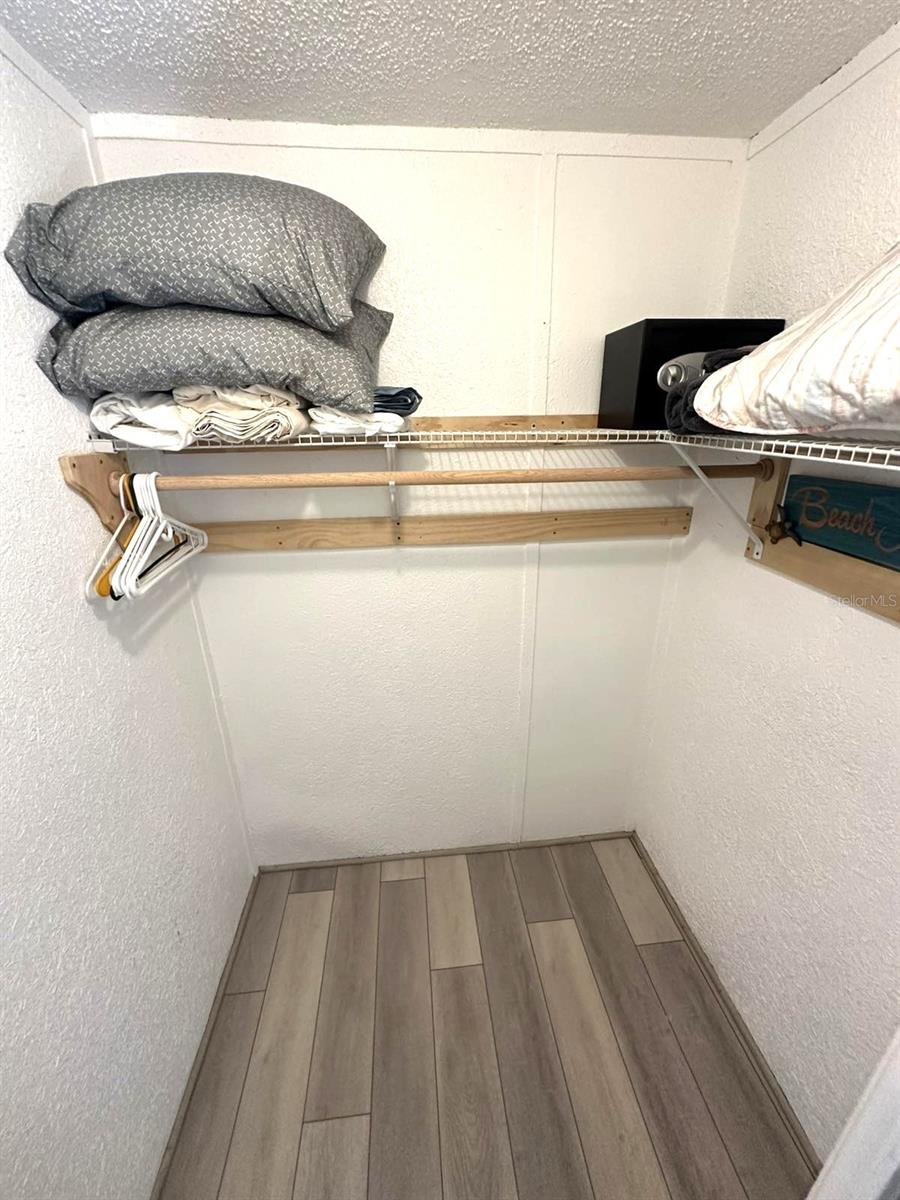 DOVE HOLLOW-UNIT I - Residential