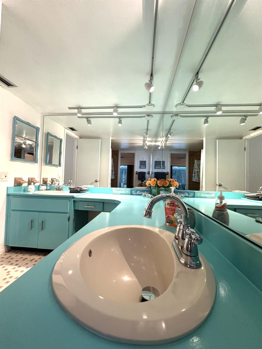 DOVE HOLLOW-UNIT I - Residential