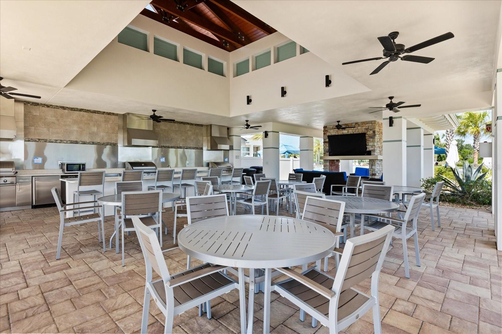 NORTHWEST LAKESIDE GROVES - Residential