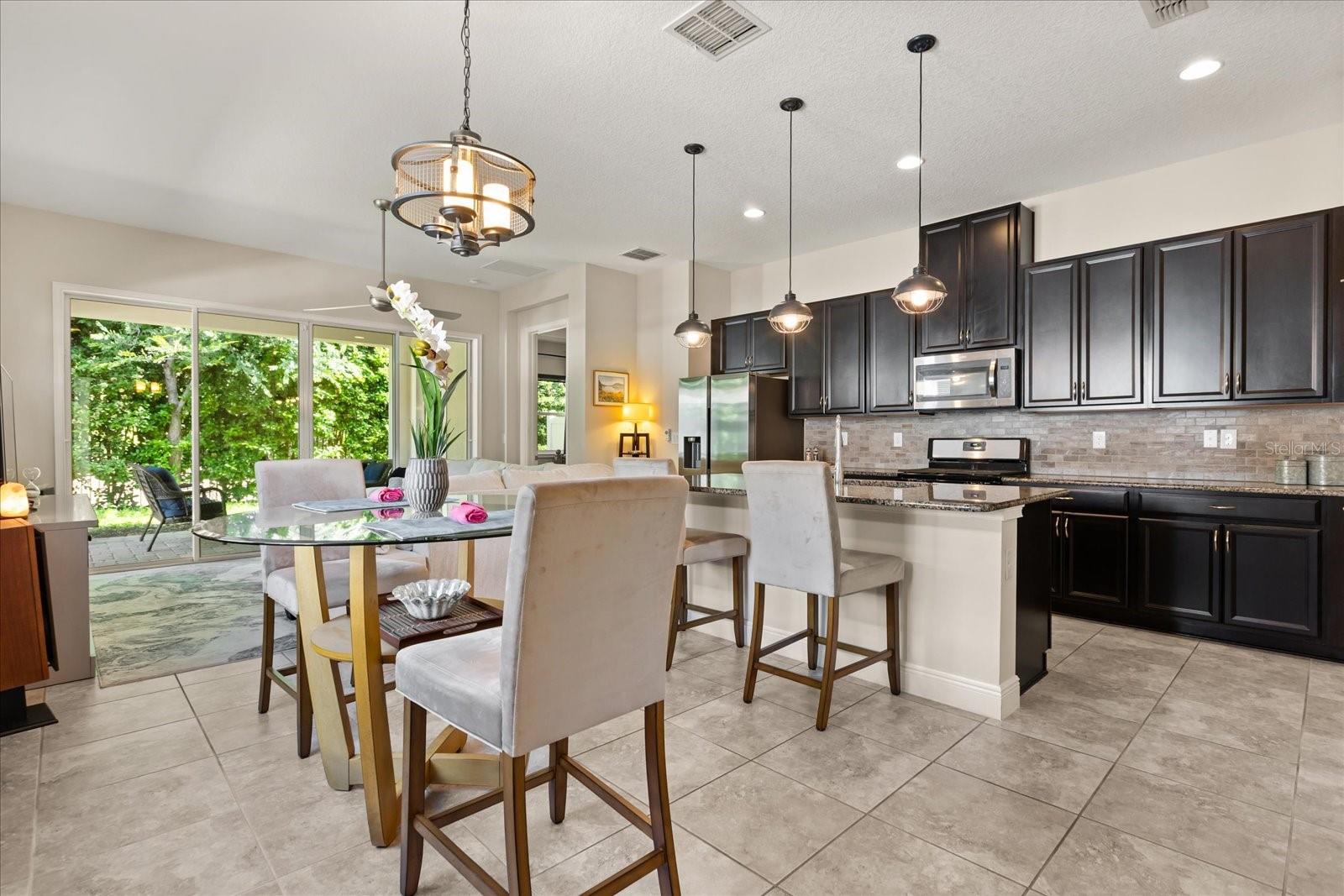 NORTHWEST LAKESIDE GROVES - Residential